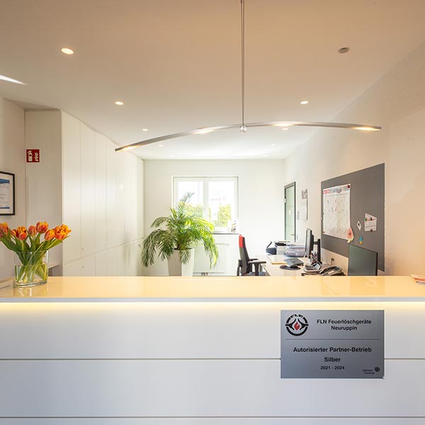Kontakt & Bürozeiten